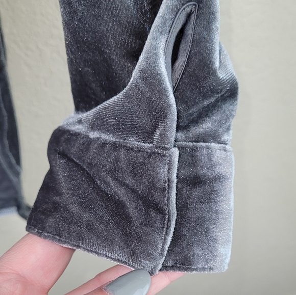 Cato Shirt Womens XS Tunic Grey Stretch‎ Velvet Popover Holiday Christmas - Picture 3 of 12